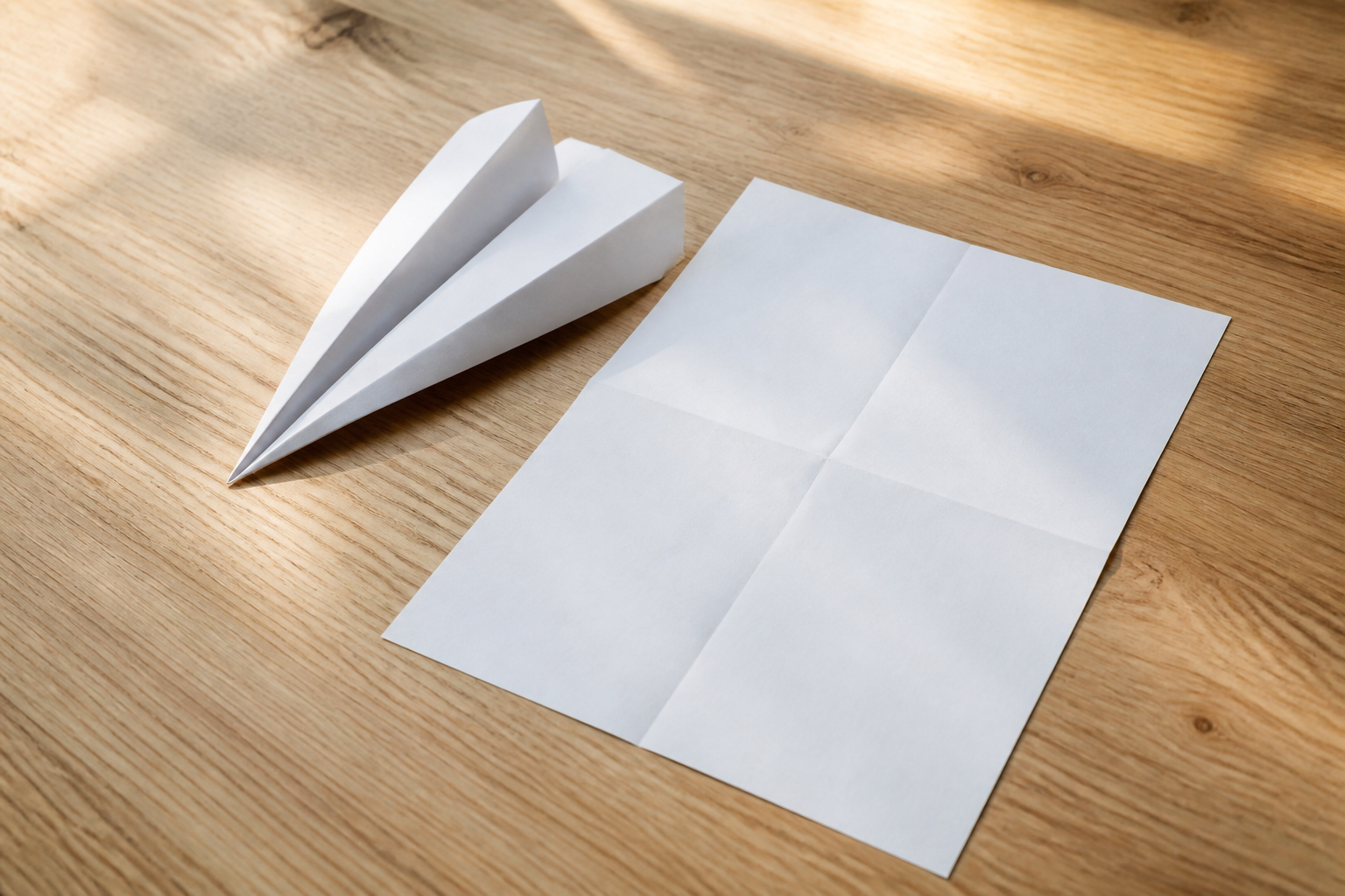 Un avion en papier qui vole bien : le pliage pas à pas