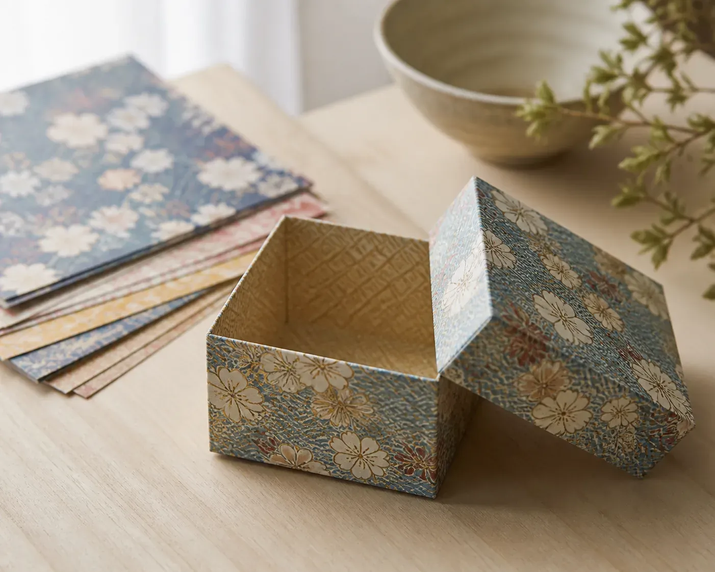 Comment faire une boîte en papier origami qui tient bien