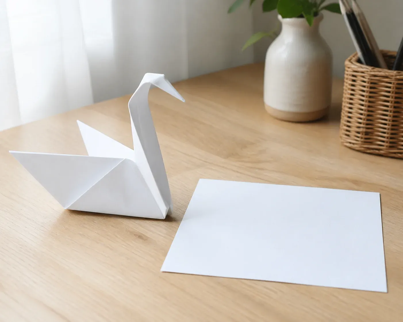 Un cygne en origami facile à plier avec une seule feuille
