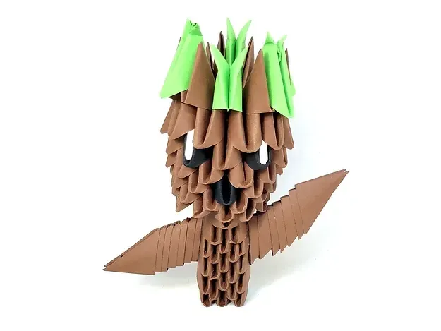 Kit origami 3D Baby Groot Marvel à plier : sculpture en origami 3D, vue 1