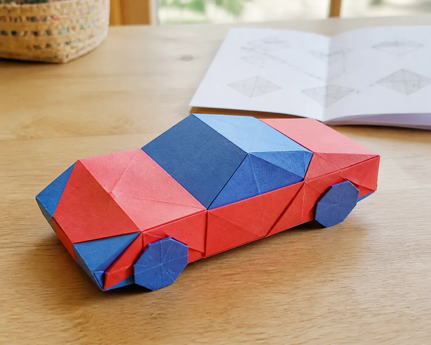 Quelle voiture en origami choisir pour plier, rouler ou décorer ?